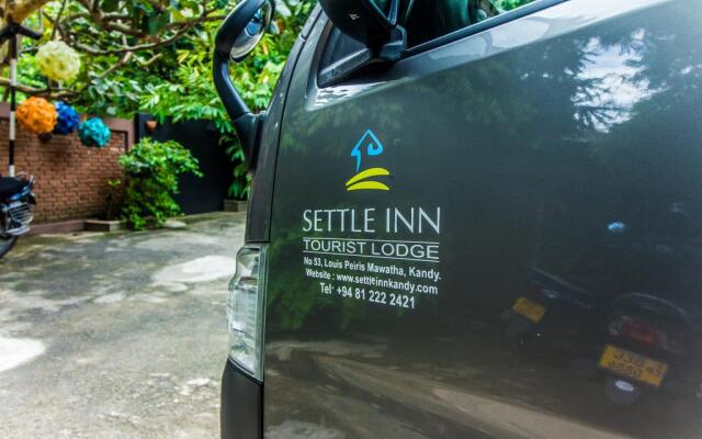 Yoho Settle In Tourist Lodge Hotel