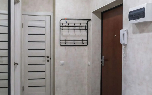 Na Pervomayskoy Ulitse 70 Flat