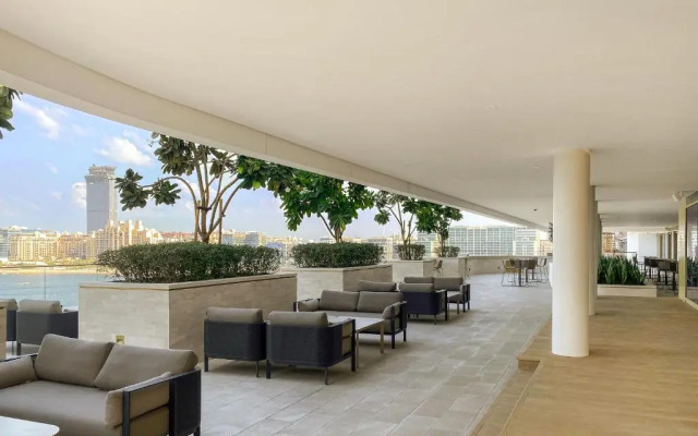 Keyrock Palm View Pool & Gym Access Apartments