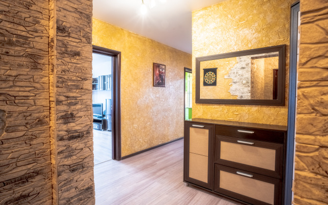 Квартира большая двухкомнатная в отличном районе