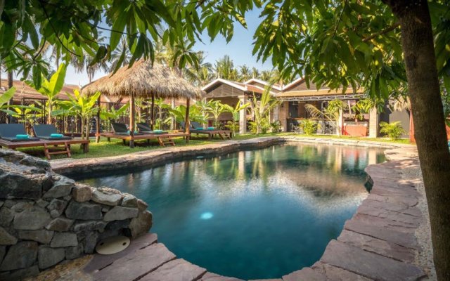 Отель Authentic Khmer Village Resort