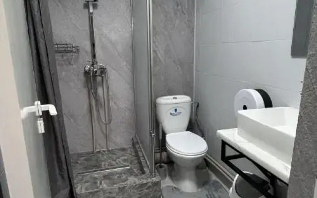 Luchshiy Sayakhat Hostel