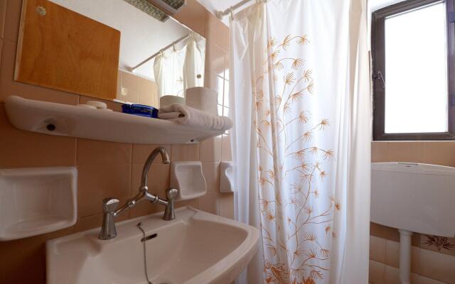 Pharos Rooms Hotel
