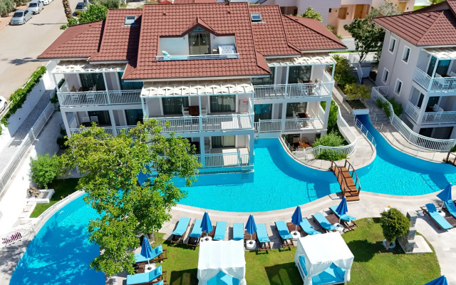 Mozaik Swim Up Hotel