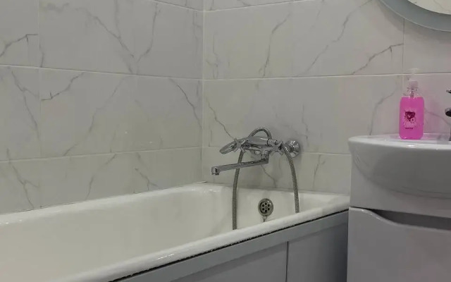 Uyutnaya Dvuhkomnatnaya Kvartira V Tsente Ryibinska Apartments