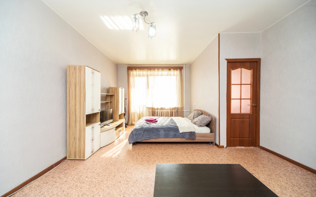 Апартаменты Мира 90