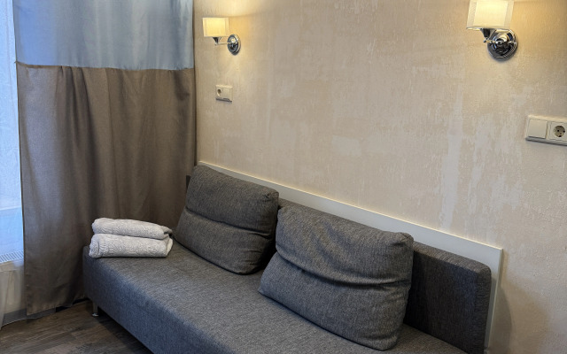 Dvukhurovnevye Apartamenty Golubye Poyuschie Fontany Apartments
