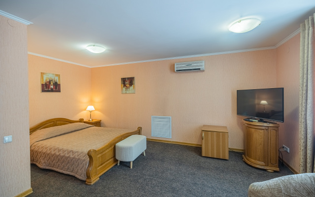 Saratovskaya Hotel