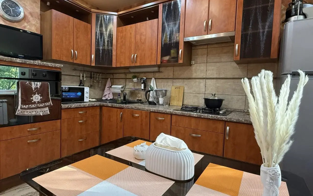 Квартира Просторная Двухкомнатная в Центре