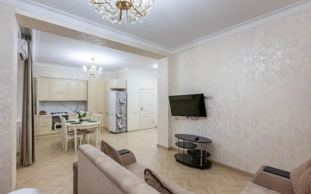 Квартира с Видом на Горы в Центре Города