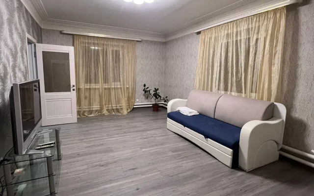 Kirpichnaia 11 Bolshoi Dvukhetazhniy Private House