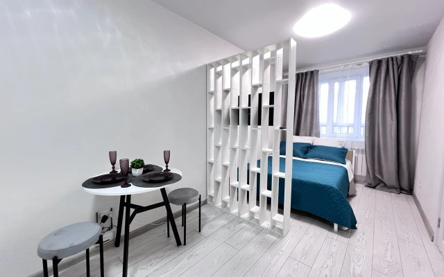 S Novym Sovremennym Remontom Flat