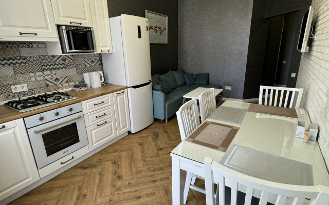 Stilnaya Yevrodvushka S Balkonom Apartments