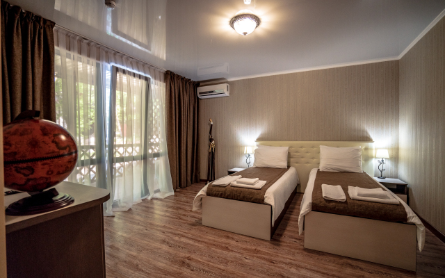 Green Wood Mini-Hotel