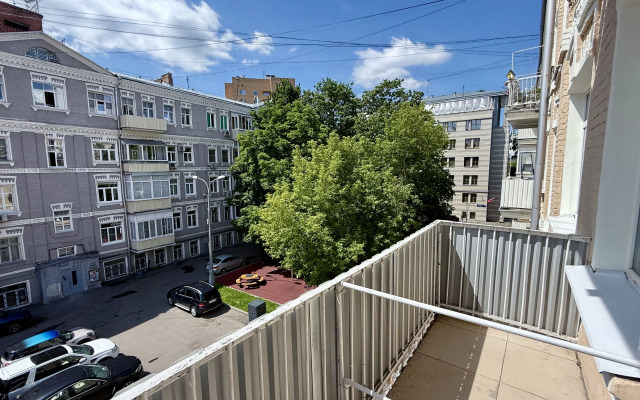 Na Zubovskom 3-3 B Living quarters