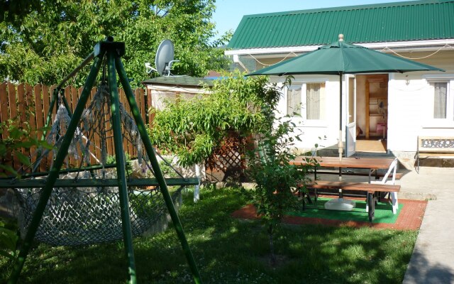 Takmak Guest House