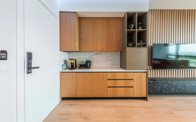 Marina Luxury Suites 101 Jacuzzi Apartments
