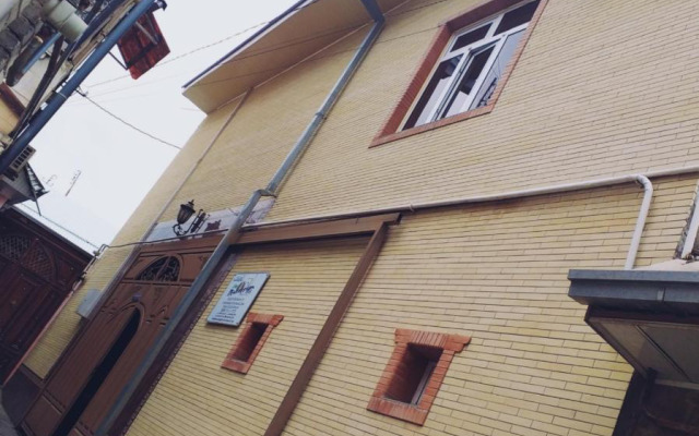 Sam Muxarram Ona Guest House