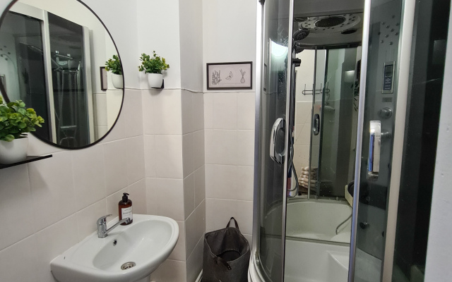 Апартаменты Тундровая 12 трехкомнатная