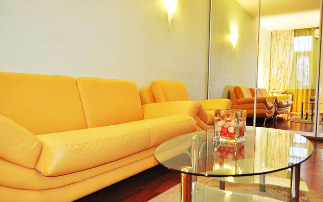 Na Internatsionalnoy Apartment
