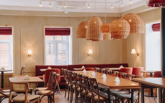 Russian Seasons Selo Vyatskoe Hotels 4*