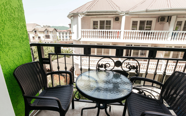 Red Apartments Art Layt Siti Apartament Veston Apartments