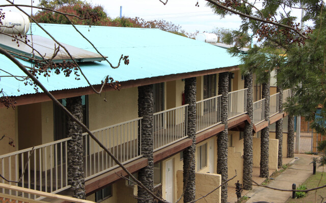 Отель Easter Island Eco Lodge