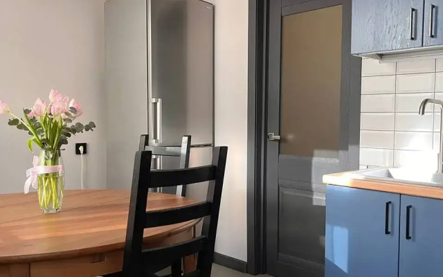 Квартира Уютная Двухкомнатная в Центре Города