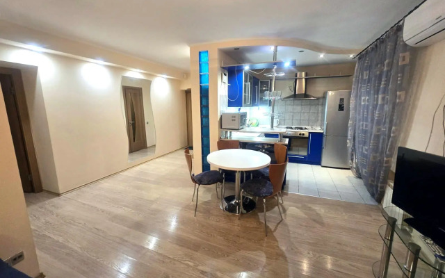 Dvukhkomnatnaya Samal 2 Almaty Flat