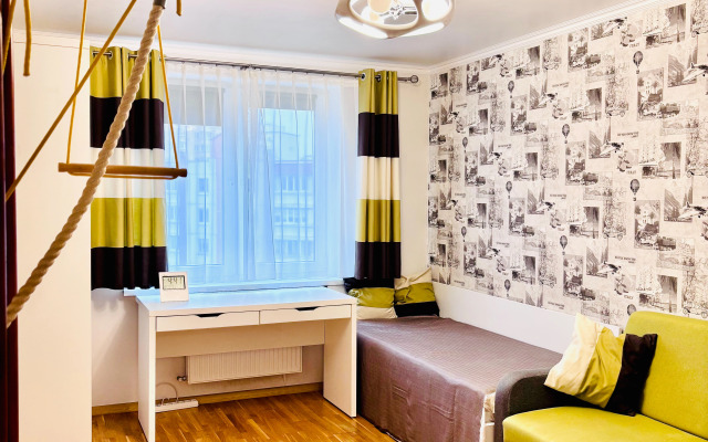 Квартира Просторная 2хкомнатная возле метро