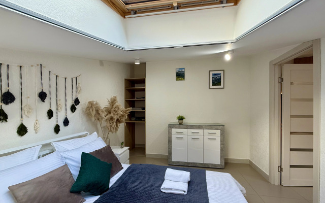 Апартаменты №4 "Полулюкс"