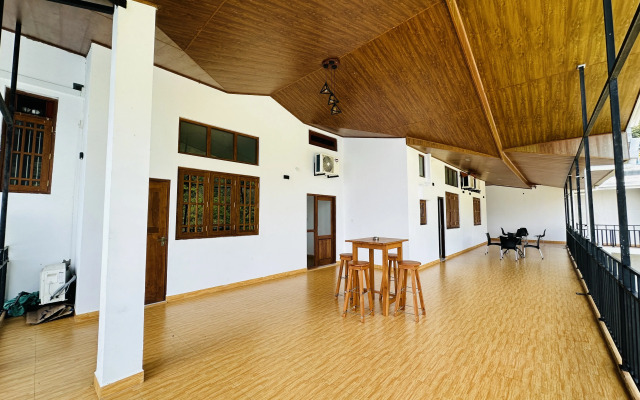 Moi Ella by Dbi Hotel