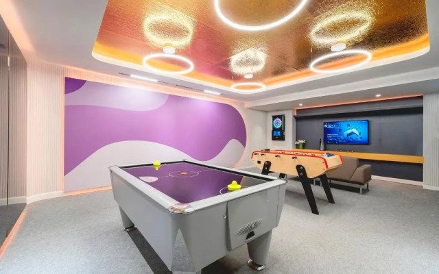 Отель Centre Point Hotel Sukhumvit 10