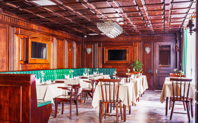 River Inn Hotel