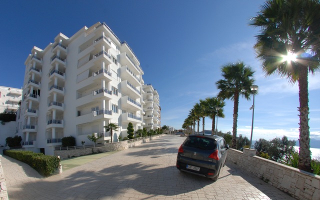 Limani Deluxe Beachfront Apartments