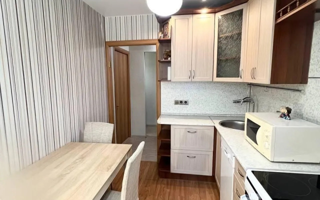Prostornaya Trekhkomnatnaya V Novostroyke Flat