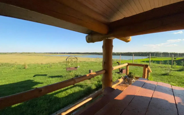 Частный Дом на Озере Старица