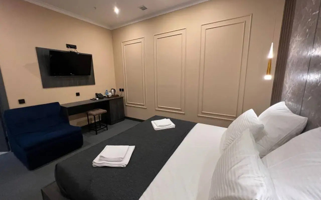Paradise Hotel