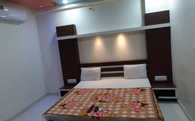 Rajmandir Hotel