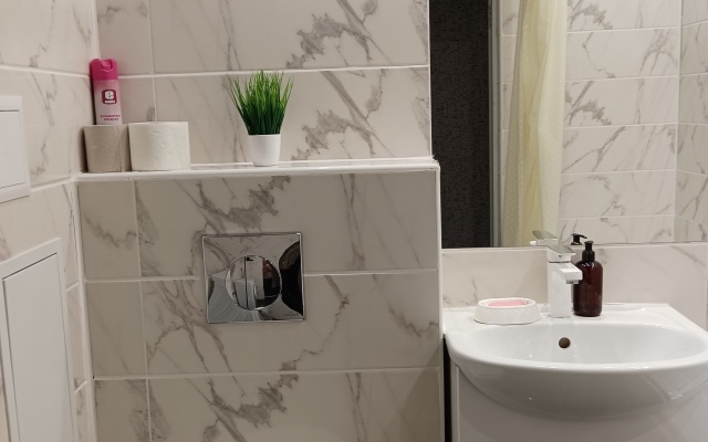 Na Pervomayskoy 129 Flat