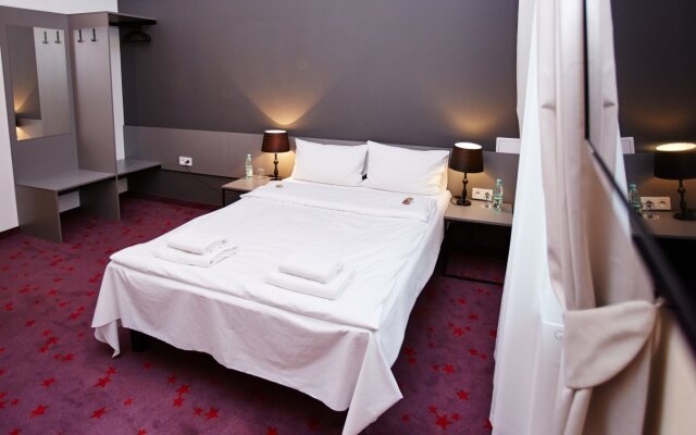 Arche Koszary Hotel