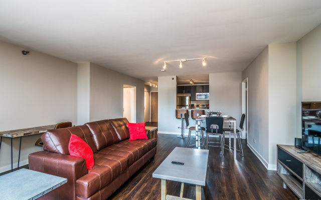 Furnished Suites Near Navy Pier Apartments