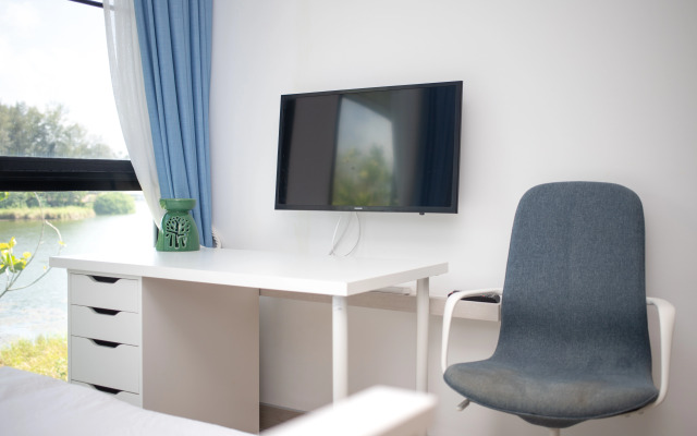 Апартаменты Три спальни с видом на море и озеро