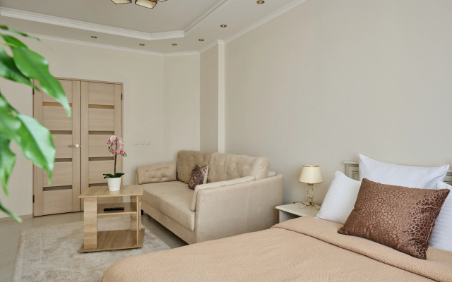 EuroUyut In A New House Bright Apartments
