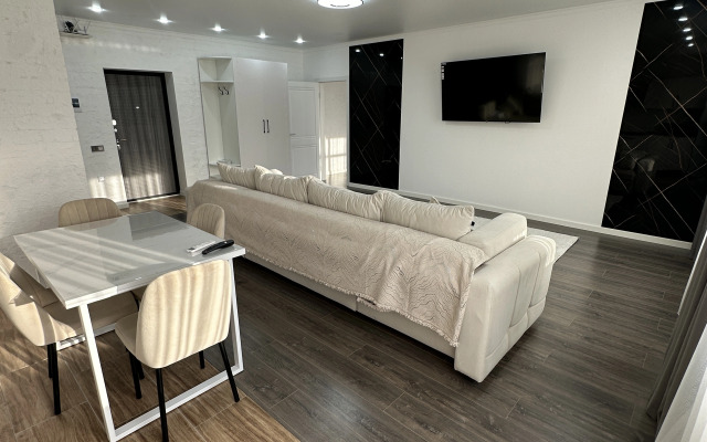 78 Na Akademicheskoy Apartments