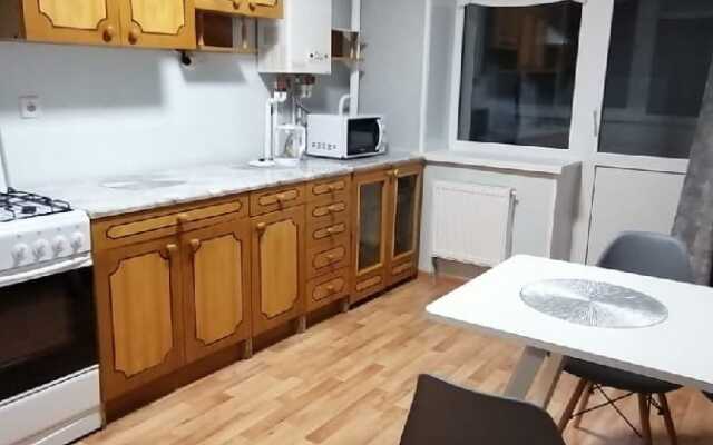 Апартаменты Квартира с лоджией у вокзала