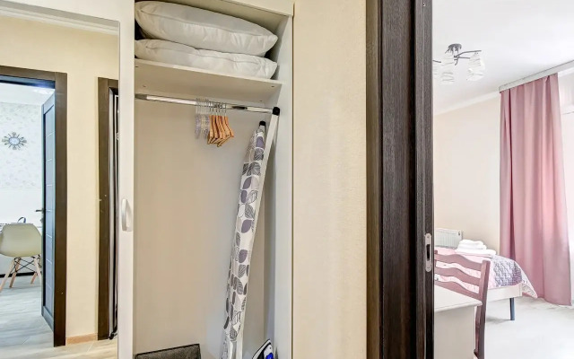 Dvukhkomnatnye V Taunkhause S Garazhom Mikrorayon Kudepsta Apartments