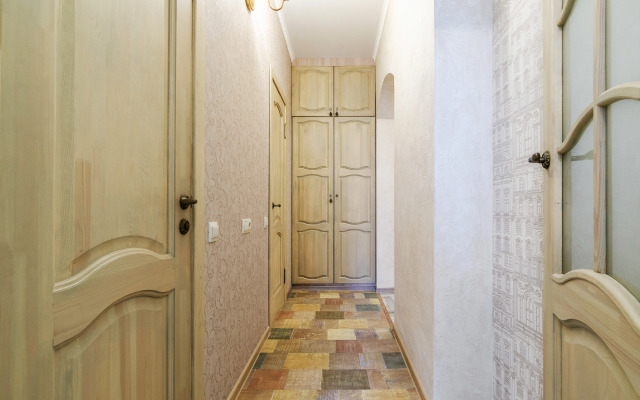 Na Oktyabryskom Prospekte 14 Flat