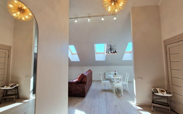 Квартира Просторная двухуровневая студия у подножия Казанского Кремля