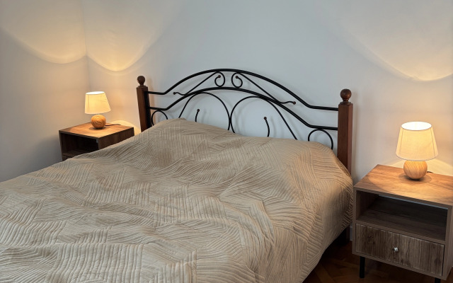 Stilnaya Kvartira ryadom s Morem i Parkom Flat